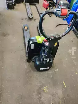 Nízkozdvižný vozík 2024  Clark LWio15 (2)