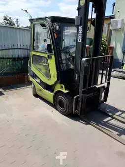 Treibgasstapler 2019  Clark C15L (1)