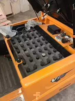 Stacker de condutor em pé 2025  UN Forklift FTB18-VZNQ (7)