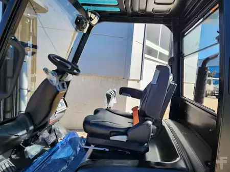 Gerbeurs à conducteur porté debout 2025  Hyundai 30DE-9V (4)