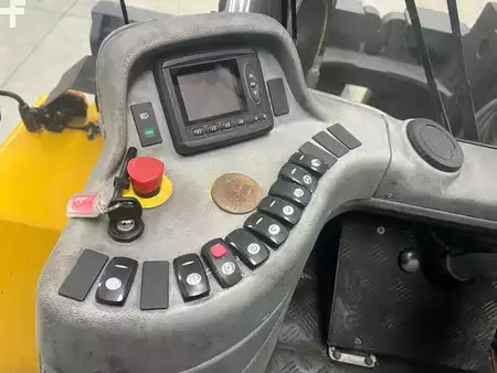 Dízel targoncák 2014  SMV Konecranes SMV16-1200B (9)