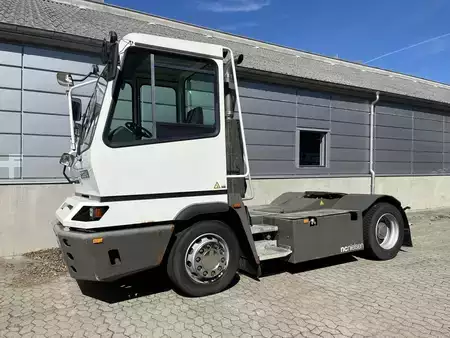 Terminaltraktor 2015  Terberg YT182 4x2 (2)