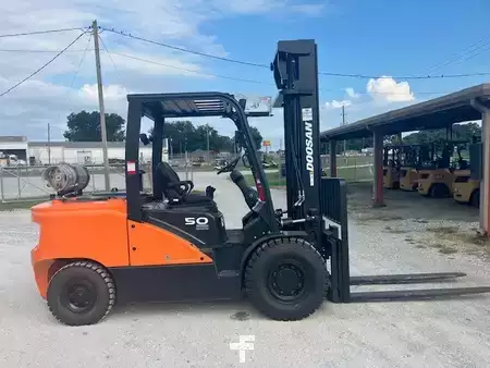 Chariots élévateurs GPL 2024  Doosan G50C-7 (1)