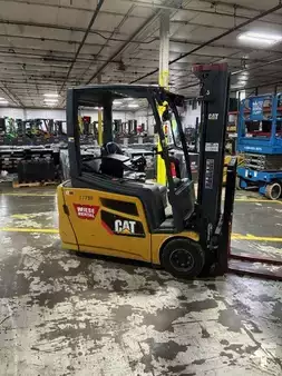 Elektromos 4 kerekű 2018  CAT Lift Trucks 2ET4000 (2)