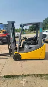 3-wiel elektrische heftrucks 2016  Jungheinrich EFG220 (1)