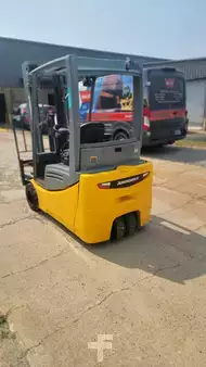 3-wiel elektrische heftrucks 2016  Jungheinrich EFG220 (5)