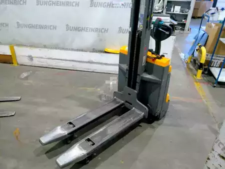 Ruční vysokozdvižný vozík 2018  Jungheinrich EMD 115i (5)