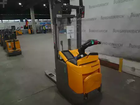 Stackers Stand-on 2018  Jungheinrich ERC 212 (1)