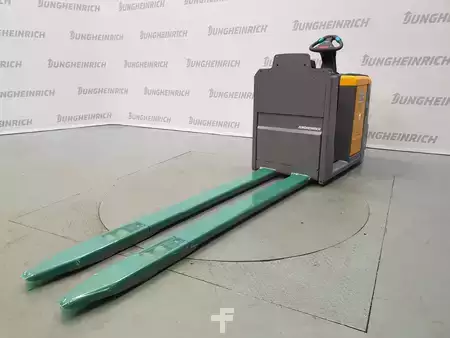 Horizontální vychystávací vozík 2019  Jungheinrich ECE 225 (2)