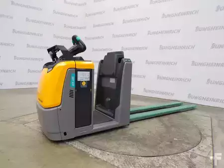 Horizontální vychystávací vozík 2019  Jungheinrich ECE 225 (1)