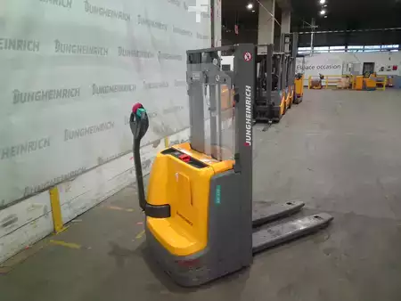 Pallet Stackers 2020  Jungheinrich EJC 110 115-250 ZT (4)