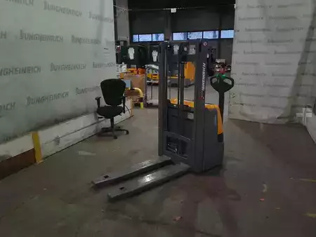 Pallet Stackers 2020  Jungheinrich EJC 110 115-250 ZT (4)