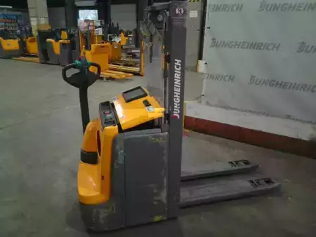 Hochhubwagen 2022  Jungheinrich EJC 112z 115-250 ZT LI PC (2)