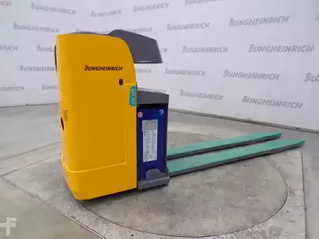 Porta-paletes elétrico com assento 2019  Jungheinrich ESE 120 (1)
