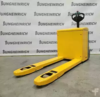 Porta-paletes elétrico 2018  Jungheinrich EJE 118 115-67 (1)