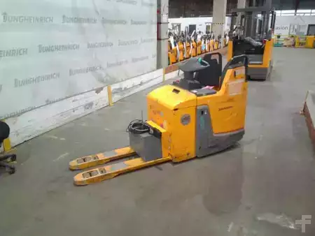 Fahrerstandstapler 2020  Jungheinrich ERE 225 FP 115-54 (4)