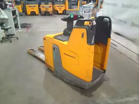 Fahrerstandstapler 2020  Jungheinrich ERE 225 FP 115-54 (4)