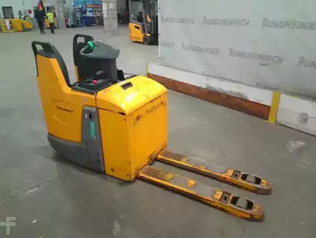 Fahrerstandstapler 2020  Jungheinrich ERE 225 FP 115-54 (4)