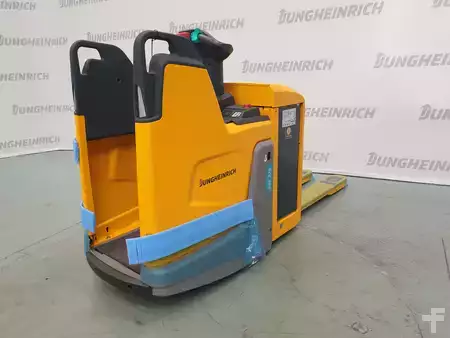 Wózki niskiego podnoszenia z fotelem 2020  Jungheinrich ERE 225 (1)