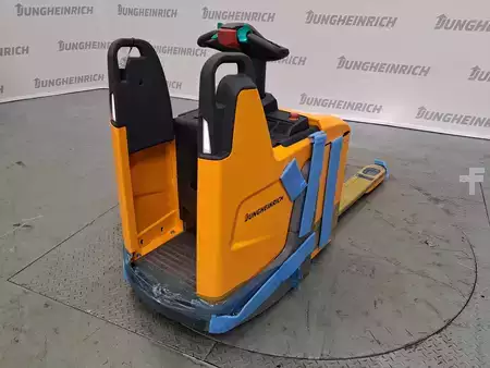 Nízkozdvižný vozík se sedadlem pro řidiče 2021  Jungheinrich ERE 125 (1)