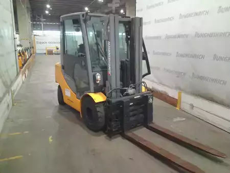 Carrelli elevatori GPL 2018  Jungheinrich TFG 430s (1)