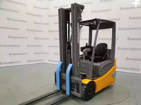 Eléctrico - 4 rodas 2018  Jungheinrich EFG 213 SP GE 115-500 DZ (1)