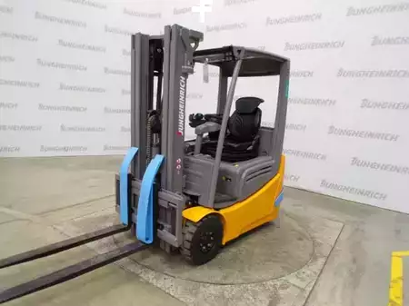 Elektryczne 4-kołowe 2018  Jungheinrich EFG 215 SP GE 115-425 DZ (1)