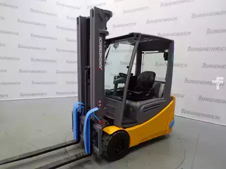Elektryczne 3-kołowe 2019  Jungheinrich EFG 220 (1)