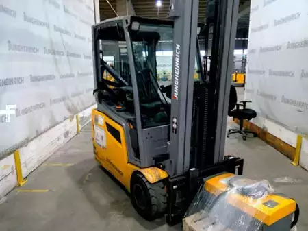 Carrelli elettrici 4 ruote 2019  Jungheinrich EFG 218 SP GE 115-500 DZ (4)