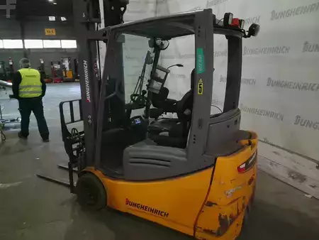 Elektryczne 3-kołowe 2019  Jungheinrich EFG 220 (5)