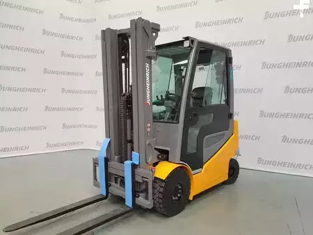 Eléctrico - 4 rodas 2020  Jungheinrich EFG 425k (1)