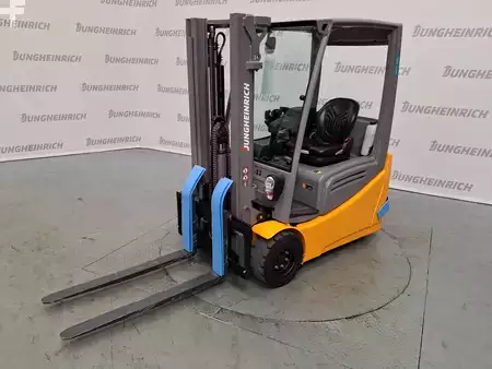 Elektryczne 3-kołowe 2020  Jungheinrich EFG 218k (2)