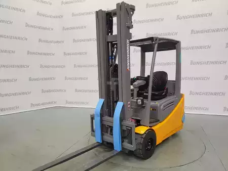 Elektryczne 3-kołowe 2020  Jungheinrich EFG 220 (1)