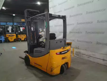 Elektryczne 3-kołowe 2020  Jungheinrich EFG 220 (5)