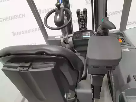 Elektryczne 4-kołowe 2023  Jungheinrich EFG 430 (3)