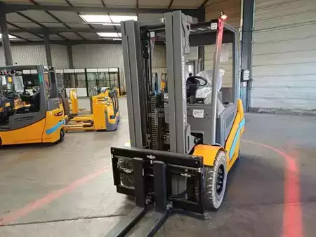 Elektro čtyřkolový VZV 2024  Jungheinrich EFG 535k SP E GE 140-470 DZ (2)