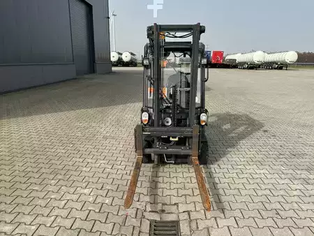 Chariots électriques à 4 roues 2014  Linde E12-01 / SIDE SHIFT / DUPLEX (10)