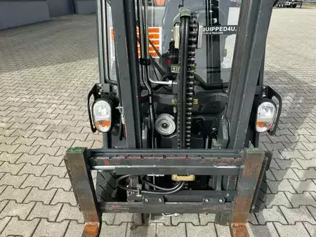 Chariots électriques à 4 roues 2014  Linde E12-01 / SIDE SHIFT / DUPLEX (11)
