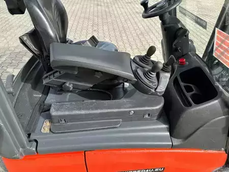 Chariots électriques à 4 roues 2014  Linde E12-01 / SIDE SHIFT / DUPLEX (13)