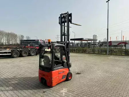 Chariots électriques à 4 roues 2014  Linde E12-01 / SIDE SHIFT / DUPLEX (30)