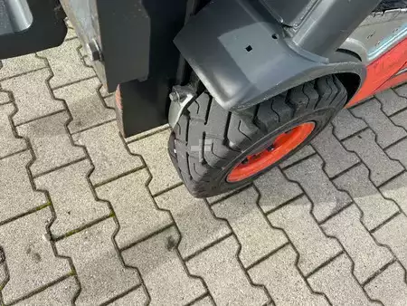 Carrelli elettrici 4 ruote 2014  Linde E12-01 / SIDE SHIFT / DUPLEX (21)