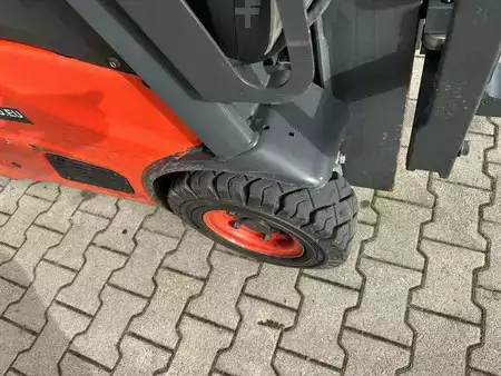 Carrelli elettrici 4 ruote 2014  Linde E12-01 / SIDE SHIFT / DUPLEX (23)