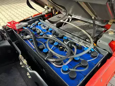 Chariots électriques à 4 roues 2014  Linde E12-01 E12-01 / SIDE SHIFT / DUPLEX (19)
