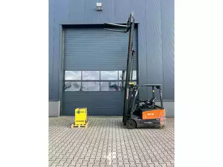Elektrisk- 3 hjul 2015  Doosan B18-T7 triplexmast, ss electrisch (2)