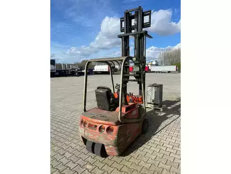 Sähkö - 3 pyör 2004  Cesab CBE 15T CESAB CBE 15T electric / triplex / sideshift (12)