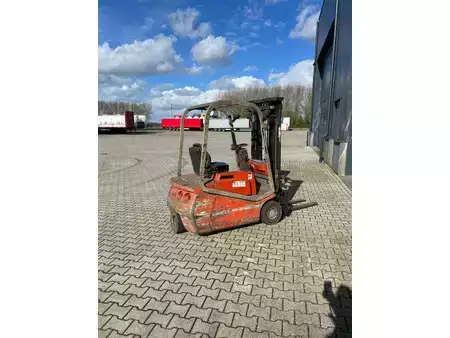 Sähkö - 3 pyör 2004  Cesab CBE 15T CESAB CBE 15T electric / triplex / sideshift (8)