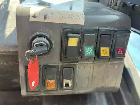 Chariots élévateurs tout terrain 2000  Manitou M26-4 rough terrain forklift YOM 06/2000 4x4, CE-marked (motor needs some Love&Care) (18)
