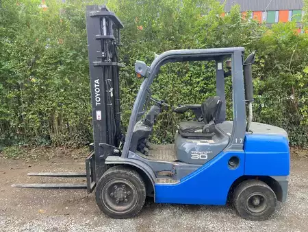 Diesel gaffeltruck 2017  Toyota Tonero 30 06-8FD30F (4)