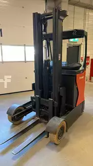 Carretilla retráctil 2014  Linde R14G (8)