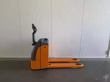 Electric Pallet Trucks 2018  OMG 320 (3)